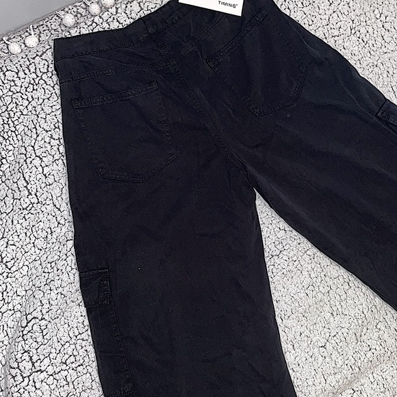 TIMING | Black Wide-Leg High-Waisted Cargo Pants | Size: M - Picture 3 of 8